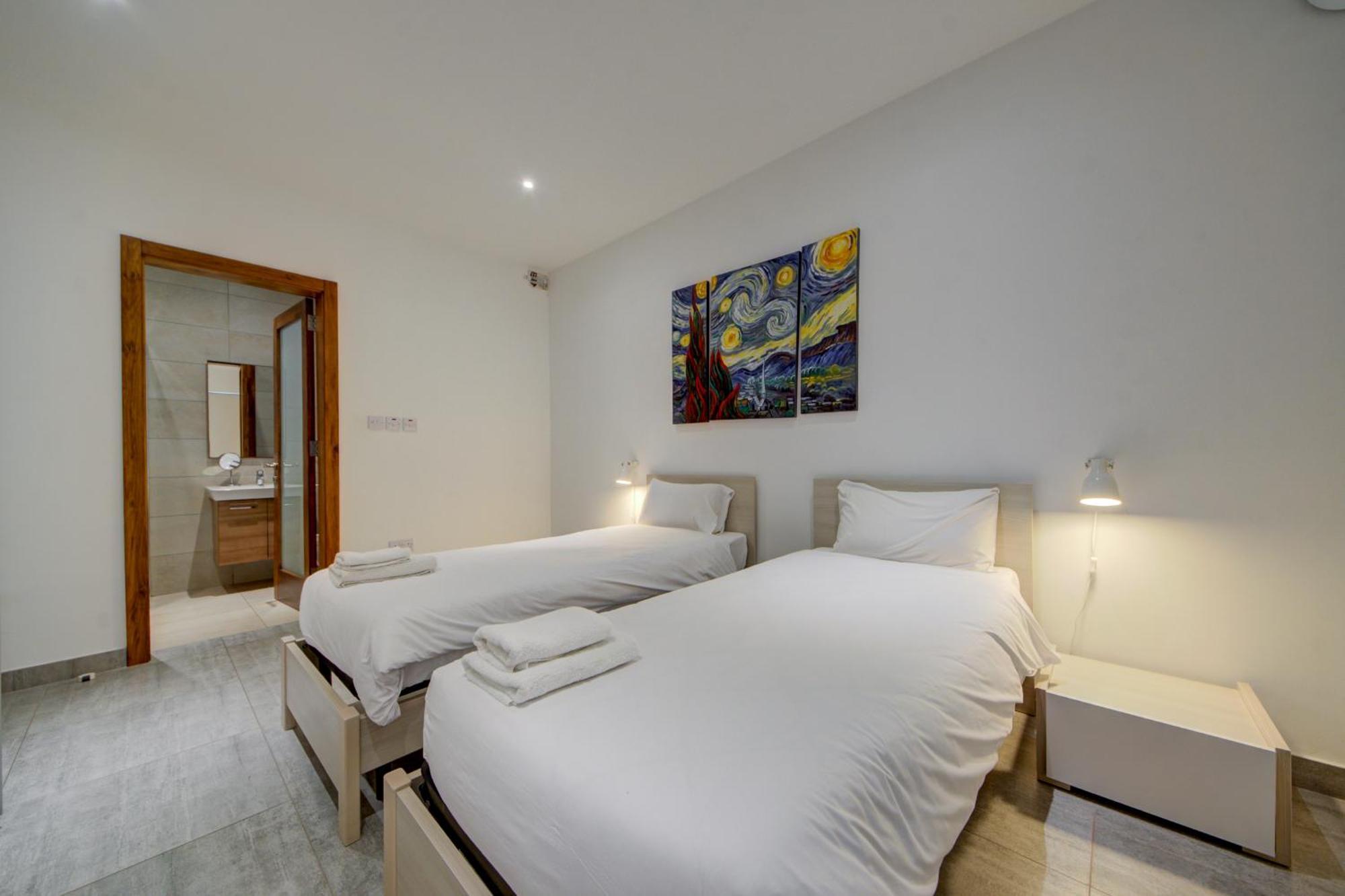 Top Floor Apt With Common Pool Close To All Amenities St. Paul's Bay Exterior foto