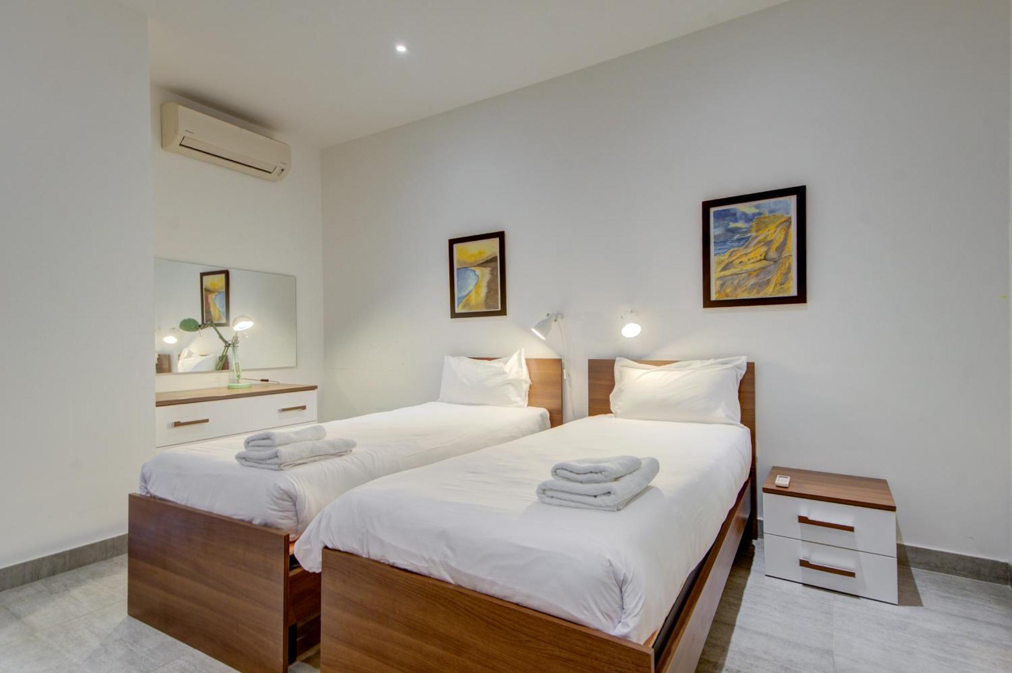 Top Floor Apt With Common Pool Close To All Amenities St. Paul's Bay Exterior foto